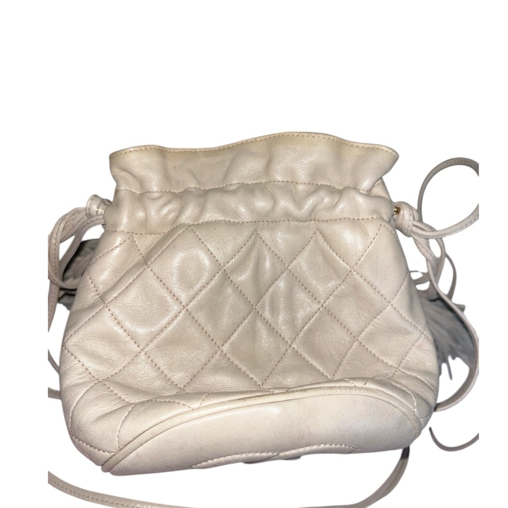 Authentic Chanel 1989 Vintage Beige Quilted Bucket Bag - Picture 5 of 10